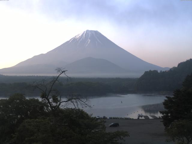 精進湖からの富士山