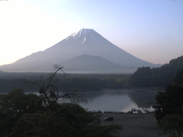 精進湖からの富士山