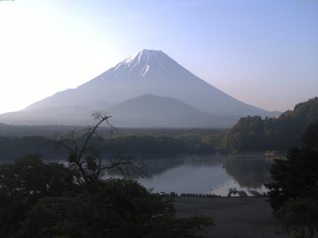 精進湖からの富士山