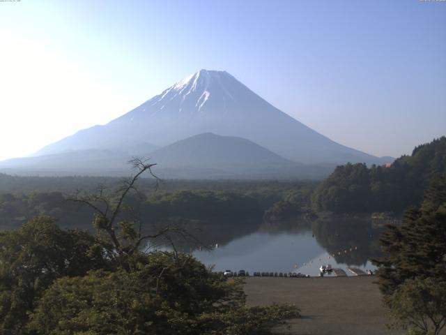 精進湖からの富士山