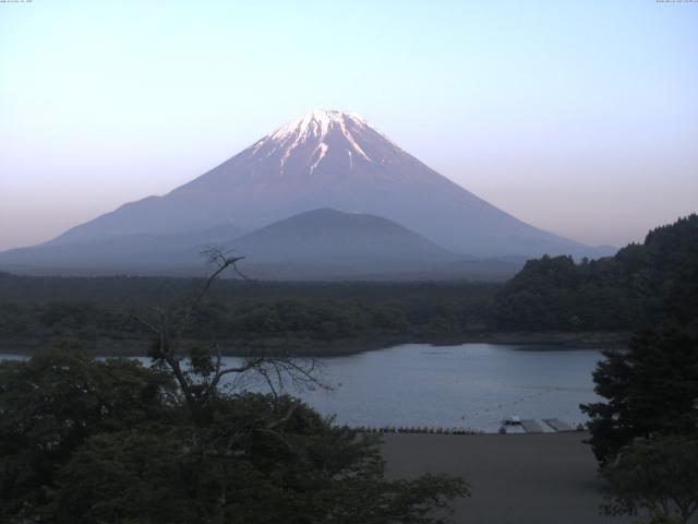 精進湖からの富士山