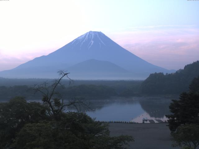 精進湖からの富士山