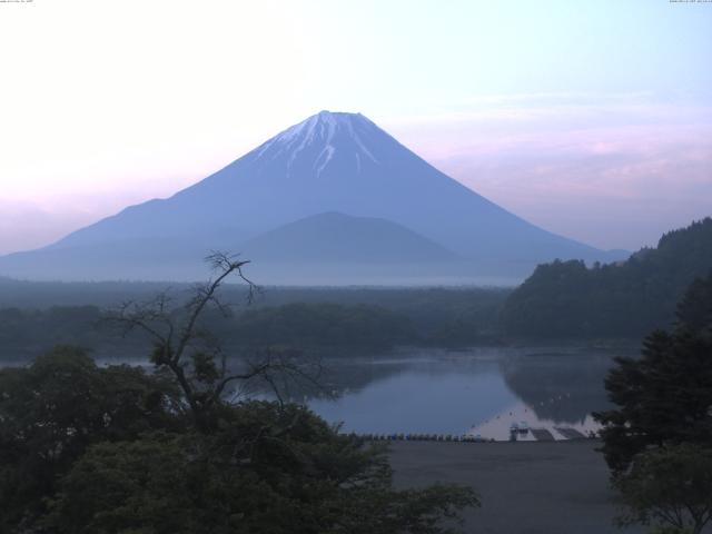 精進湖からの富士山