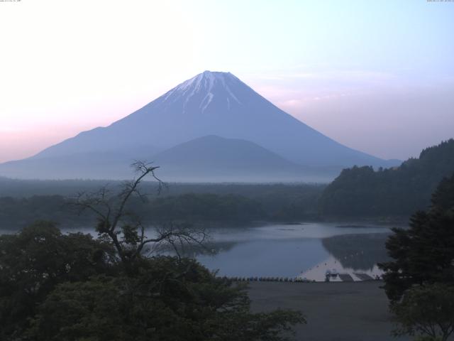 精進湖からの富士山