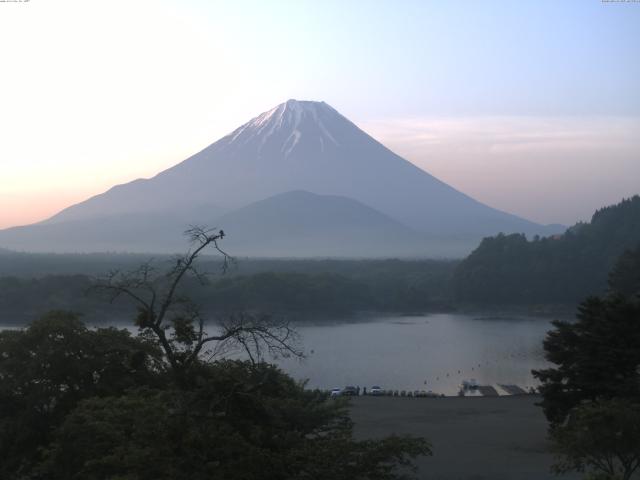 精進湖からの富士山