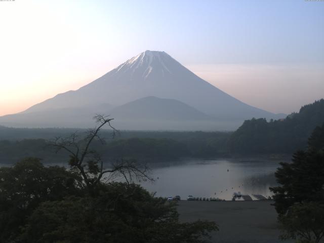 精進湖からの富士山