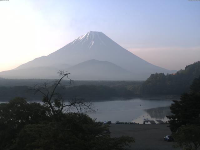 精進湖からの富士山