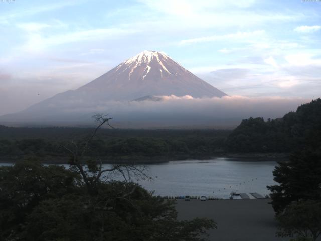 精進湖からの富士山
