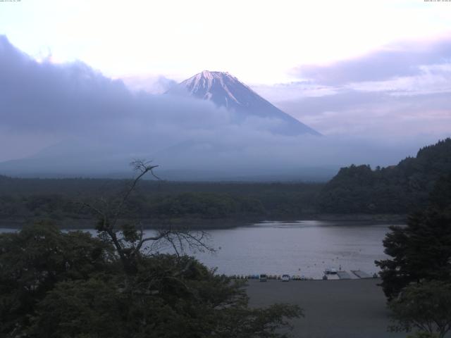精進湖からの富士山