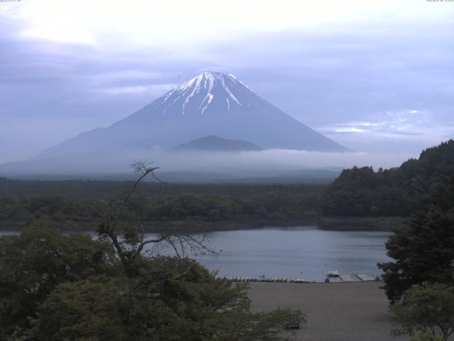 精進湖からの富士山