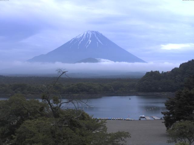 精進湖からの富士山