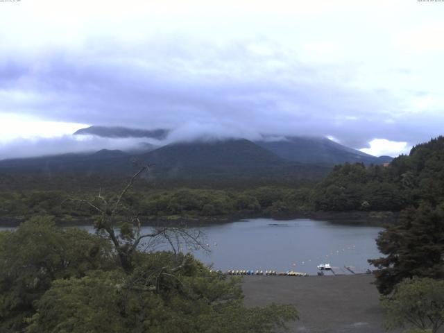 精進湖からの富士山