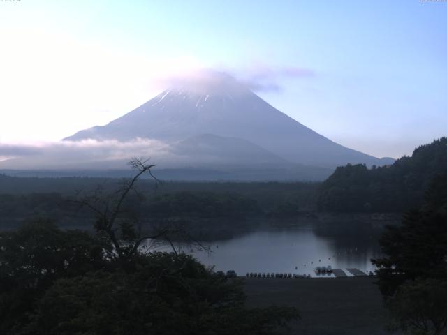 精進湖からの富士山