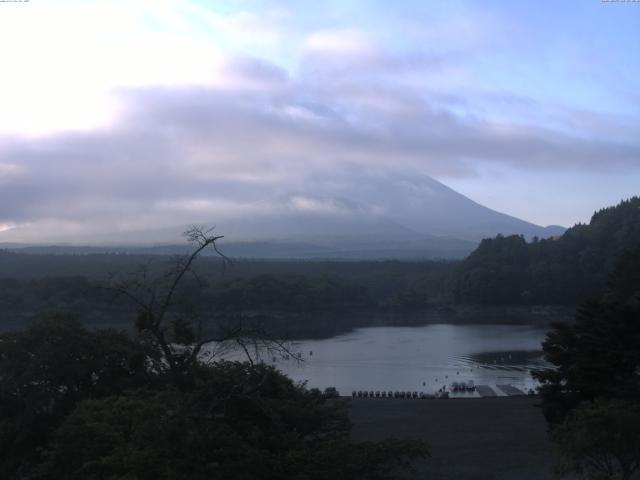 精進湖からの富士山