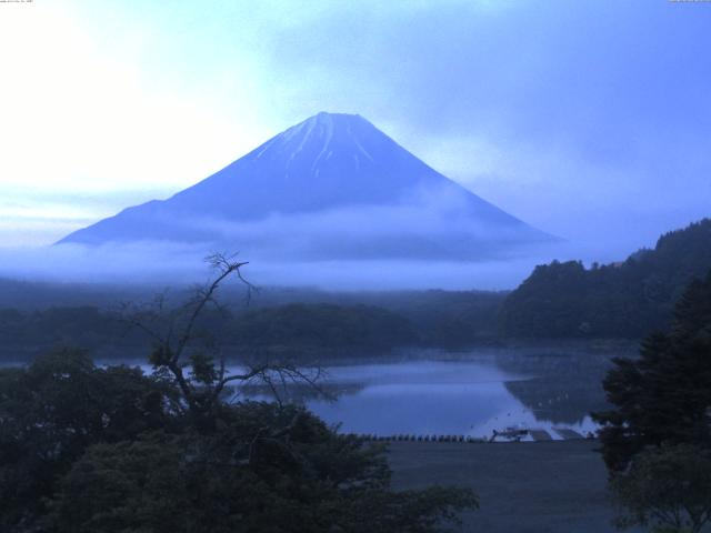精進湖からの富士山