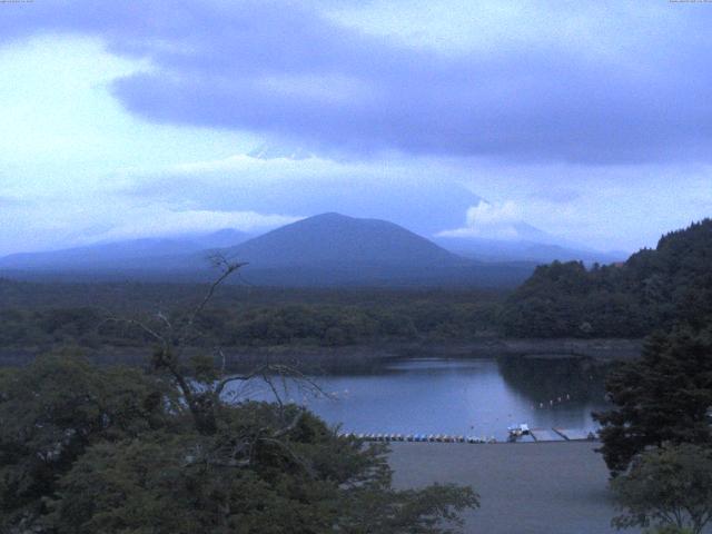 精進湖からの富士山