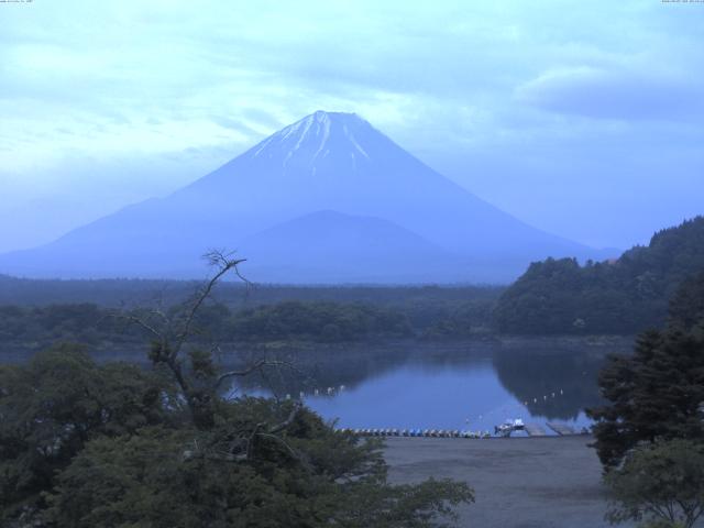 精進湖からの富士山