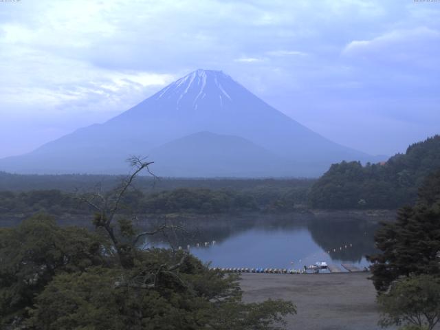 精進湖からの富士山