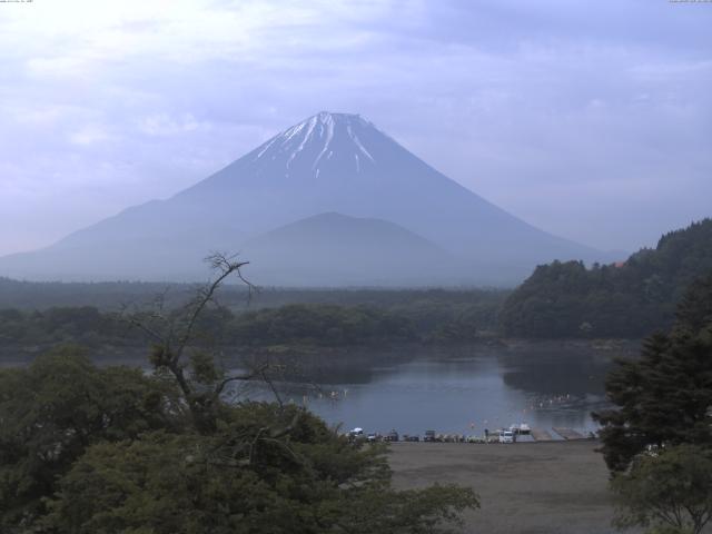 精進湖からの富士山