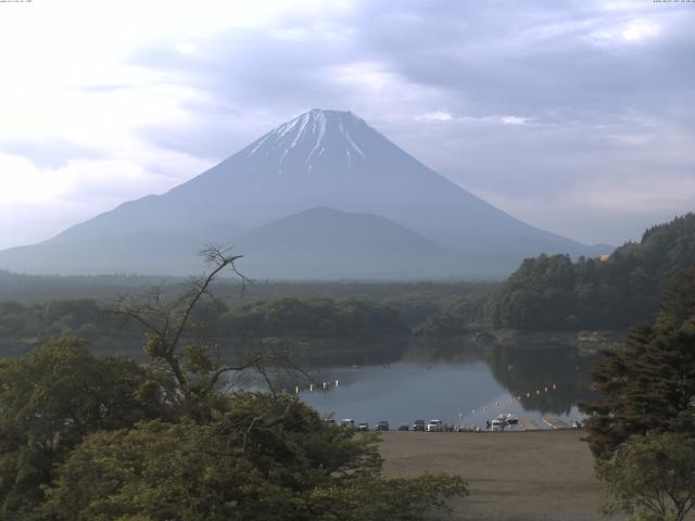 精進湖からの富士山