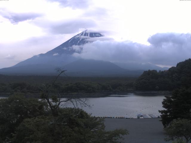 精進湖からの富士山