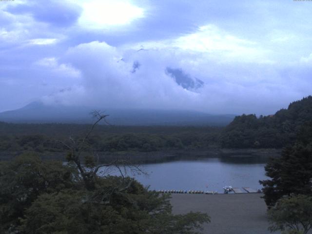 精進湖からの富士山