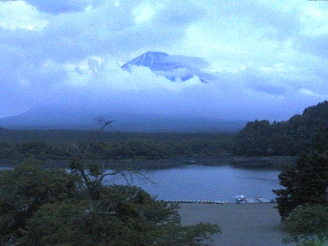 精進湖からの富士山