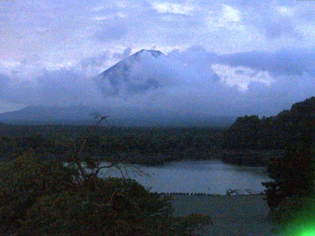 精進湖からの富士山