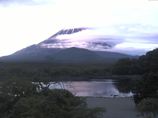 精進湖からの富士山
