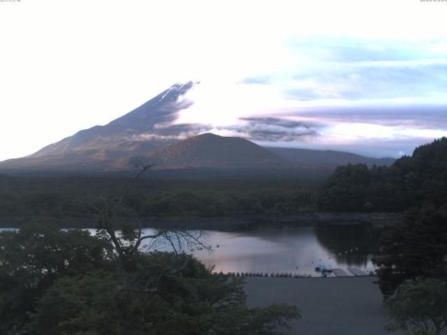 精進湖からの富士山