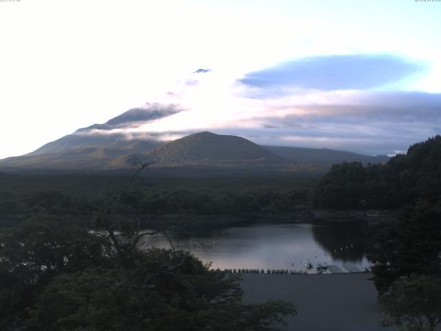 精進湖からの富士山