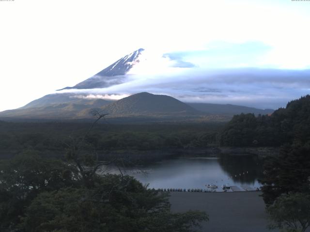 精進湖からの富士山