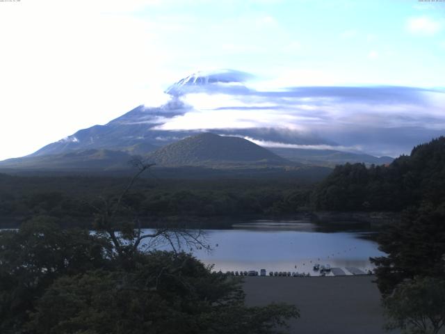 精進湖からの富士山