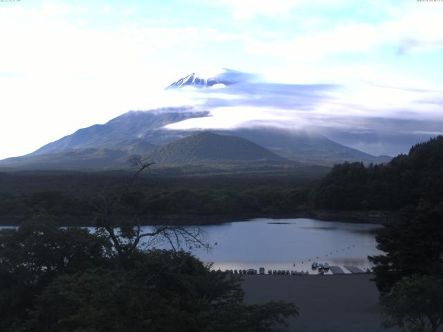 精進湖からの富士山