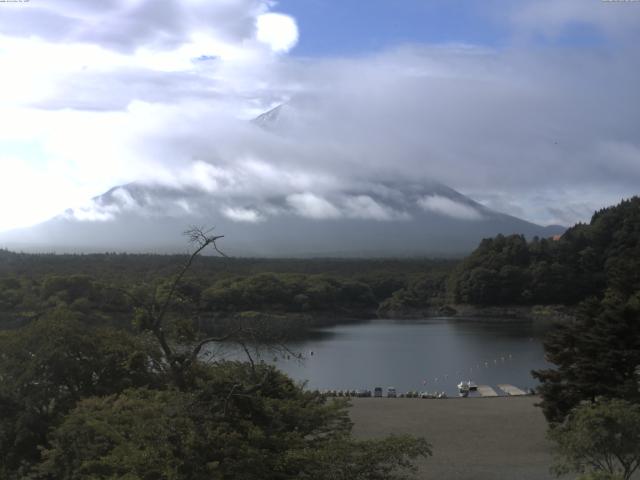 精進湖からの富士山