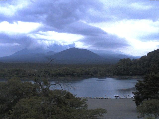 精進湖からの富士山