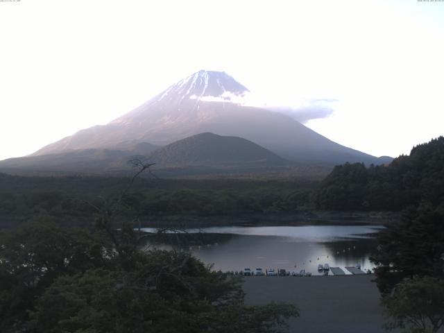 精進湖からの富士山
