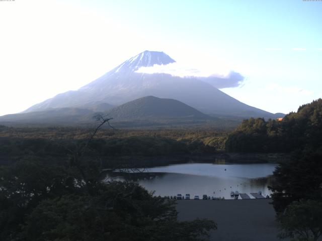 精進湖からの富士山