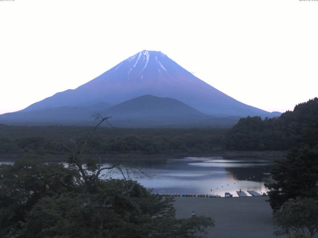 精進湖からの富士山