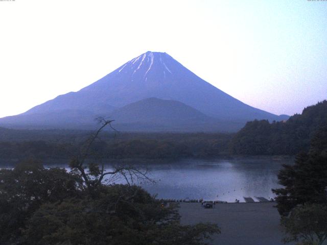 精進湖からの富士山