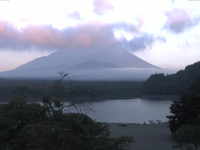 精進湖からの富士山