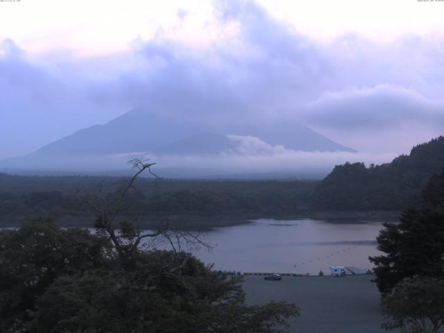 精進湖からの富士山