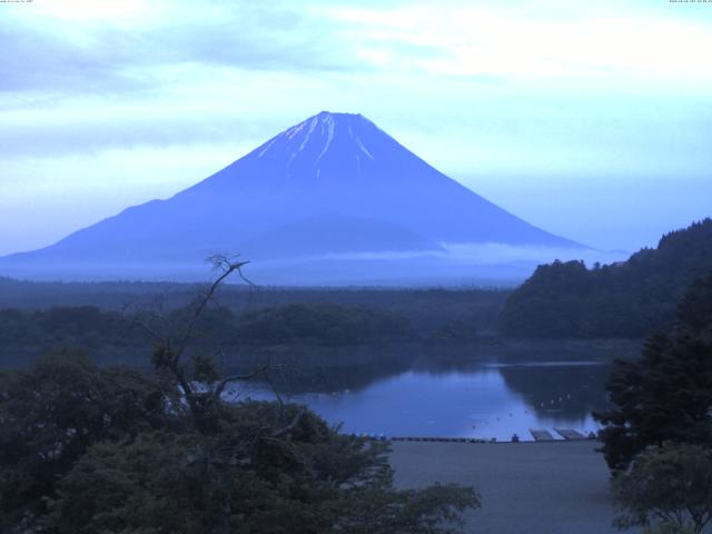 精進湖からの富士山