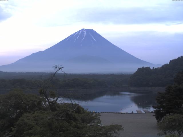 精進湖からの富士山