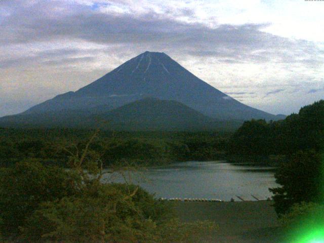 精進湖からの富士山