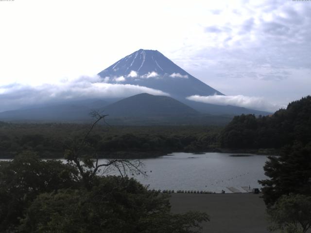 精進湖からの富士山