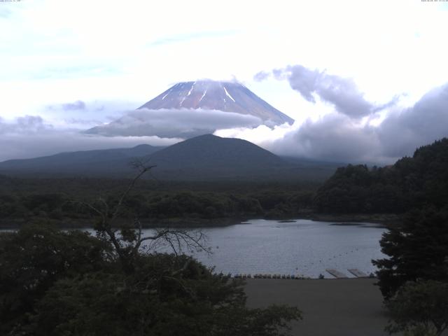 精進湖からの富士山