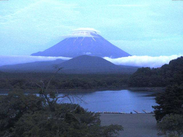精進湖からの富士山
