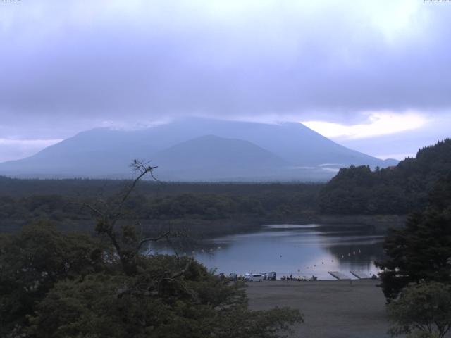 精進湖からの富士山