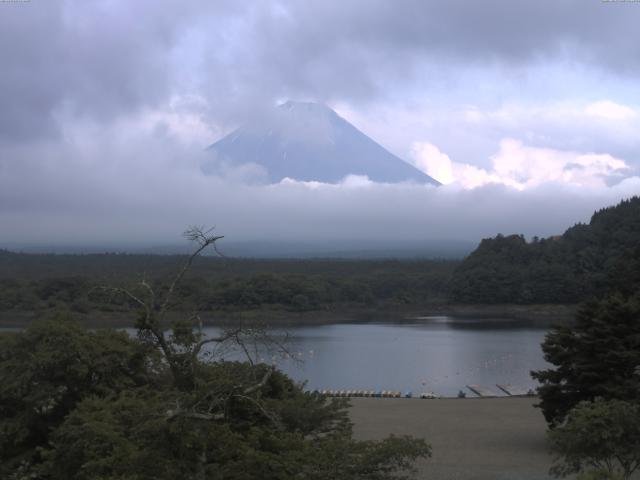 精進湖からの富士山